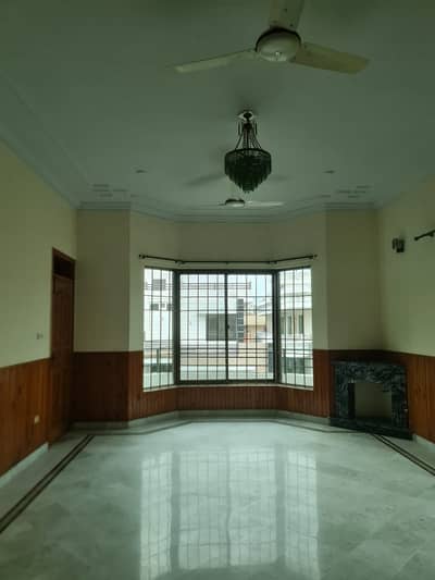 1 Kanal Upper Portion | 3 Bed | Prime Location