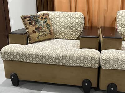 5- Seater Sofa Set is For Sale