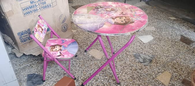 kids chair and table