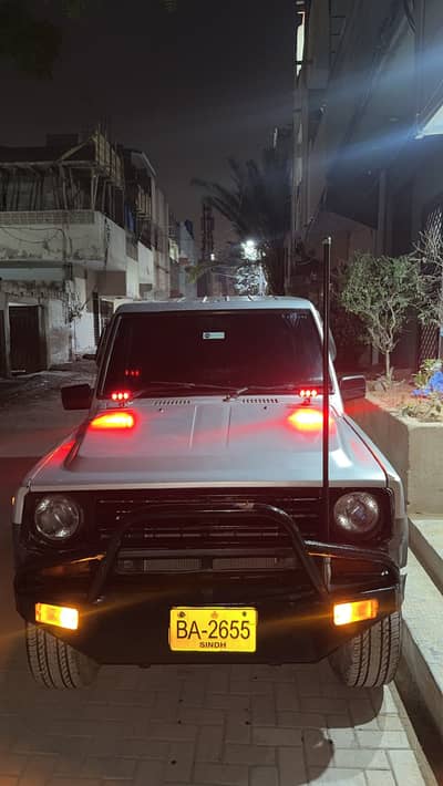 Daihatsu rocky jeep