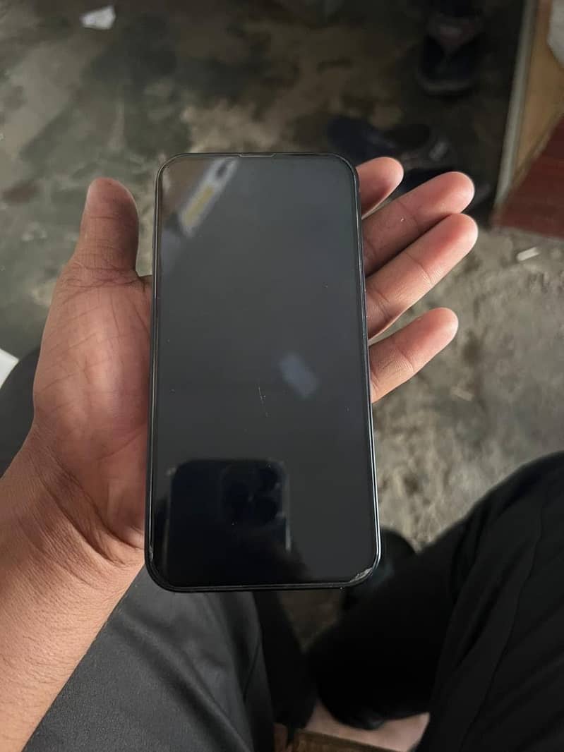 Apple iPhone 13 2