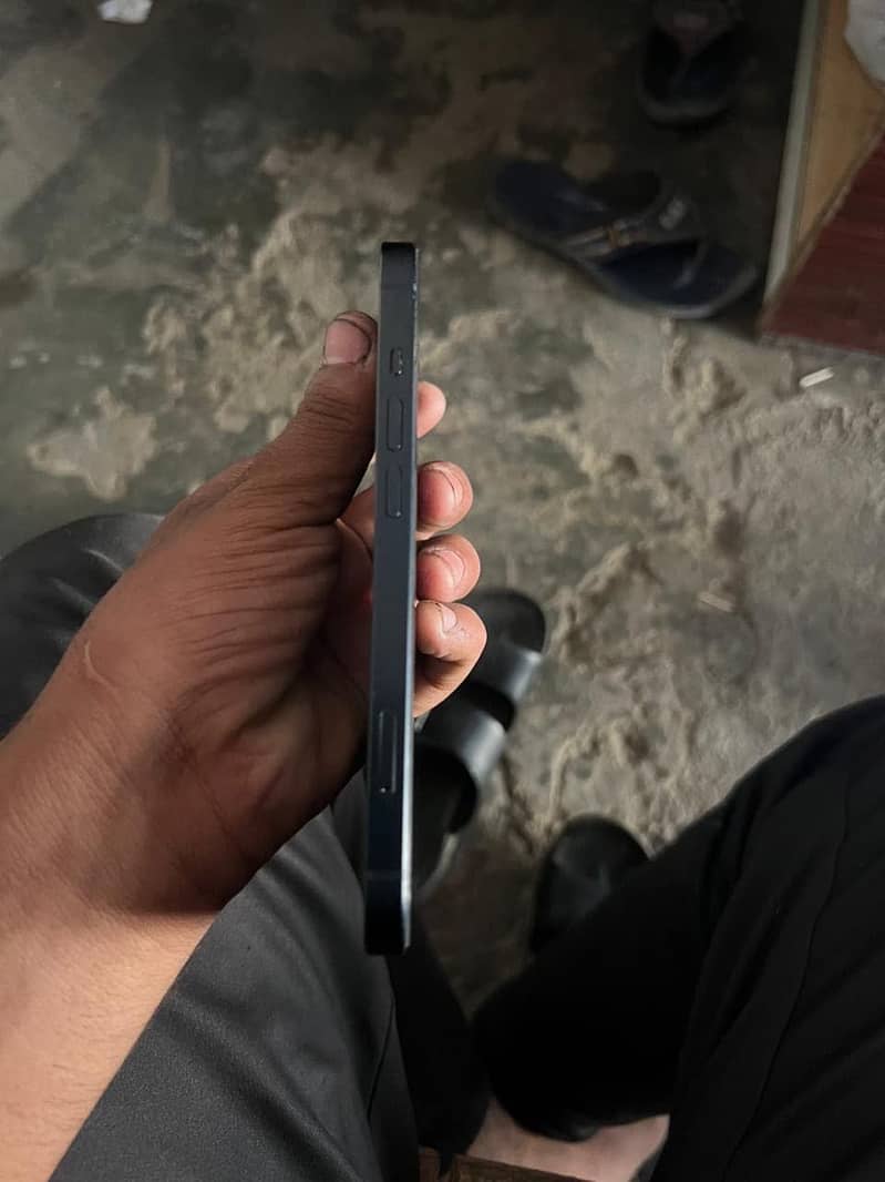 Apple iPhone 13 3