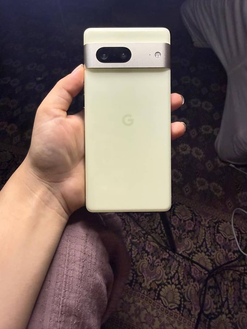 Google Pixel 7 4
