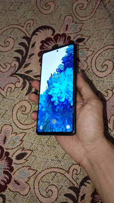 Exchange Samsung S20 FE 5g 12/128 fast Indisplay Finger All ok