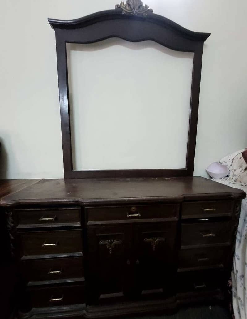 Dressing Table 0