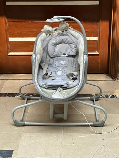 Mastela 4 in 1 multifunctional Bassinet Auto Swing with Mosquito Net.