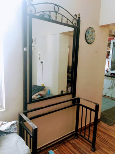 Dressing table wrought iron