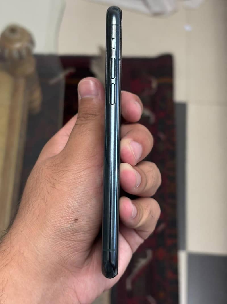Apple iPhone 11 Pro 2