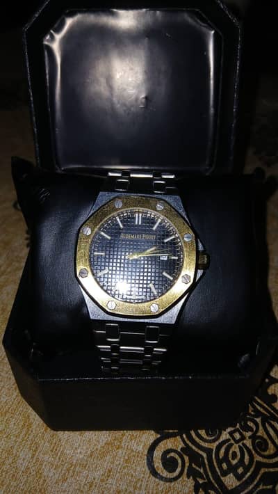 heavy chain watch with excellent quality scratch less