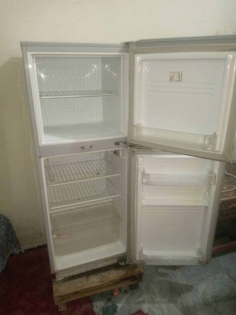 PELL REFRIGERATOR 2