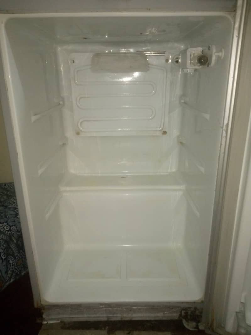 PELL REFRIGERATOR 8