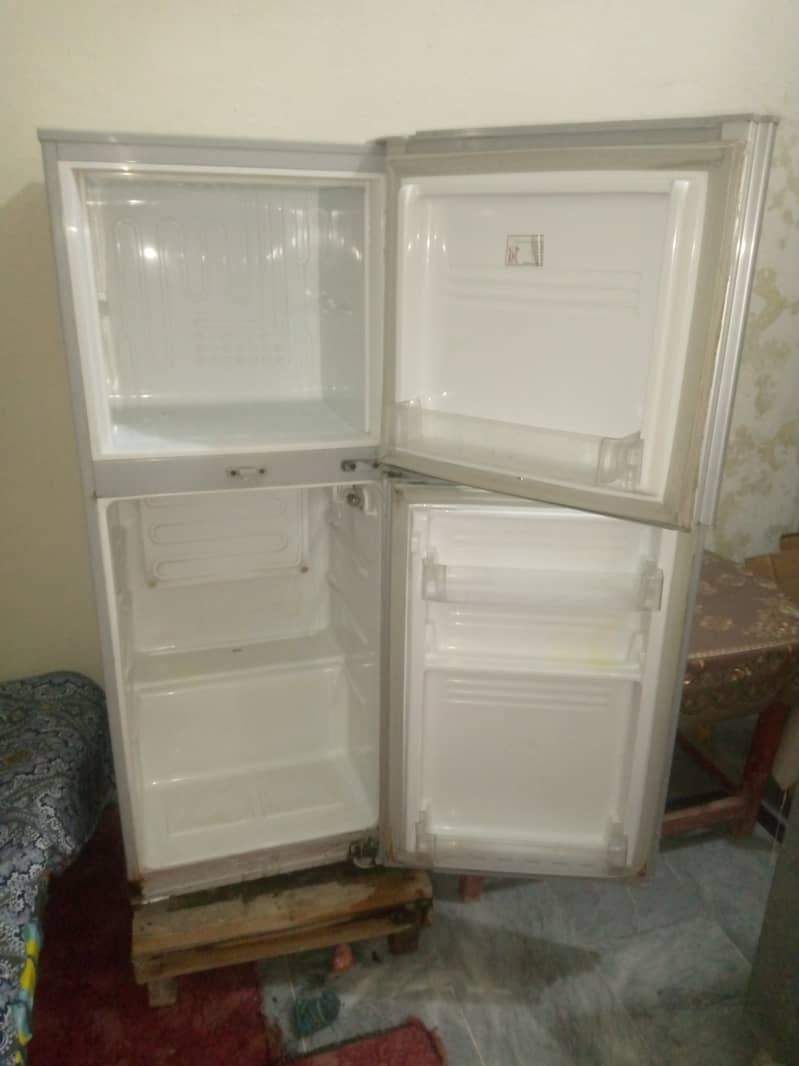 PELL REFRIGERATOR 9