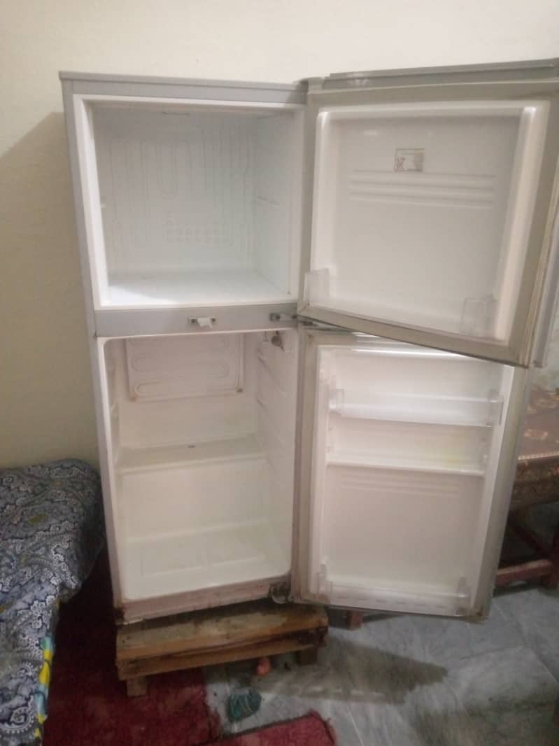 PELL REFRIGERATOR 10