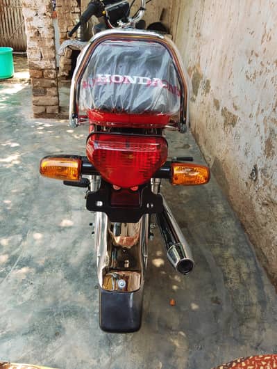 Honda 70cc bike for sale full New bike invoice me hi 1500km used