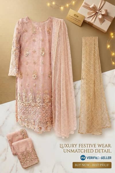 A THREE PIECE SUIT GOOD CONDITION FULL SUIT  WITH TROUSER AND DUPATTA