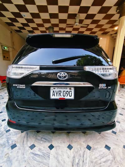 Toyota Estima 2010