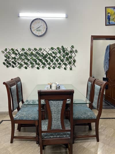 5 Seater Wooden Dining Table with Glass Top