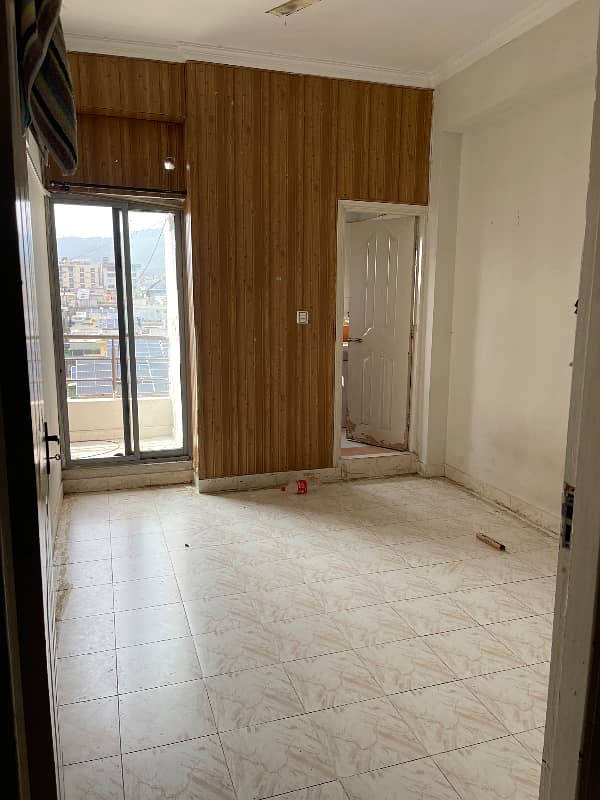 Flat for rent E:11 1