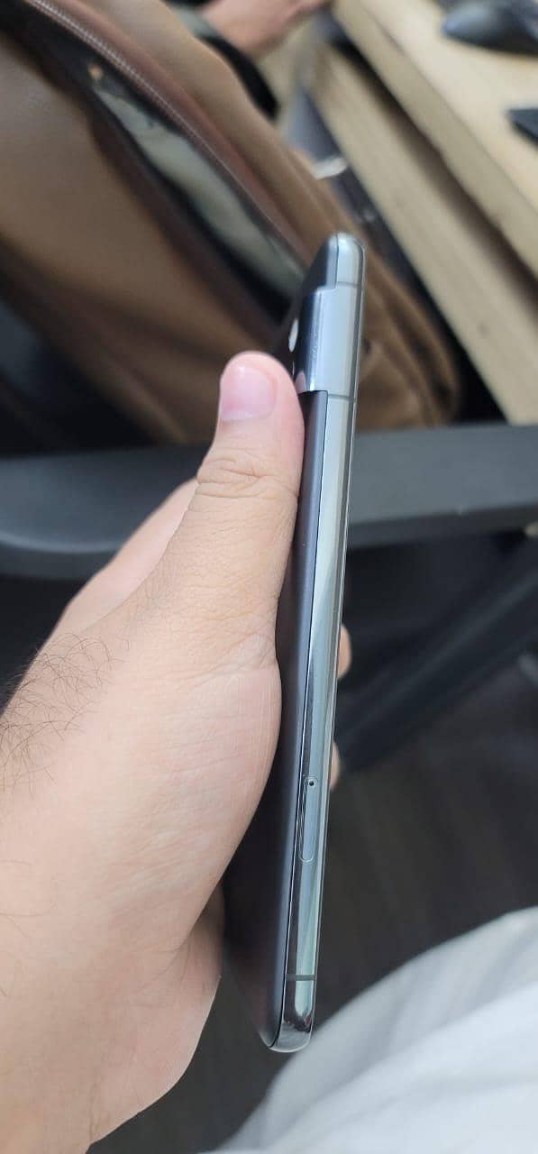 Google Pixel 8 Pro 2