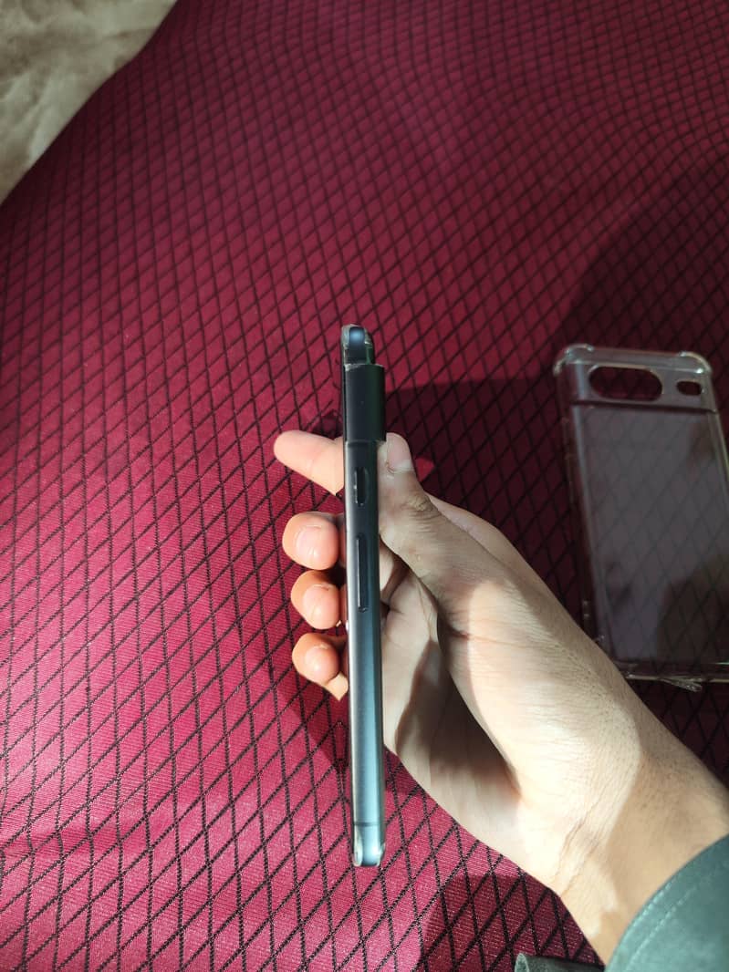 Google Pixel 8 3