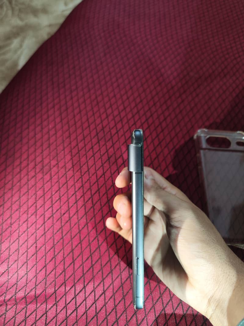 Google Pixel 8 4