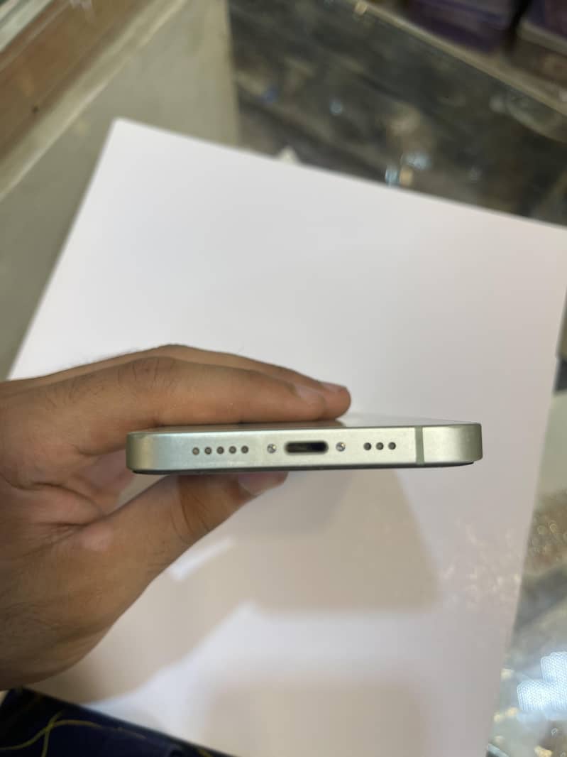 Apple iPhone 12 1