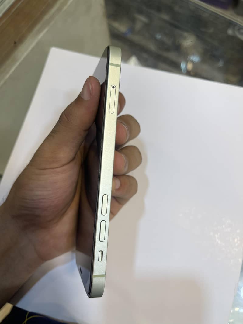 Apple iPhone 12 2