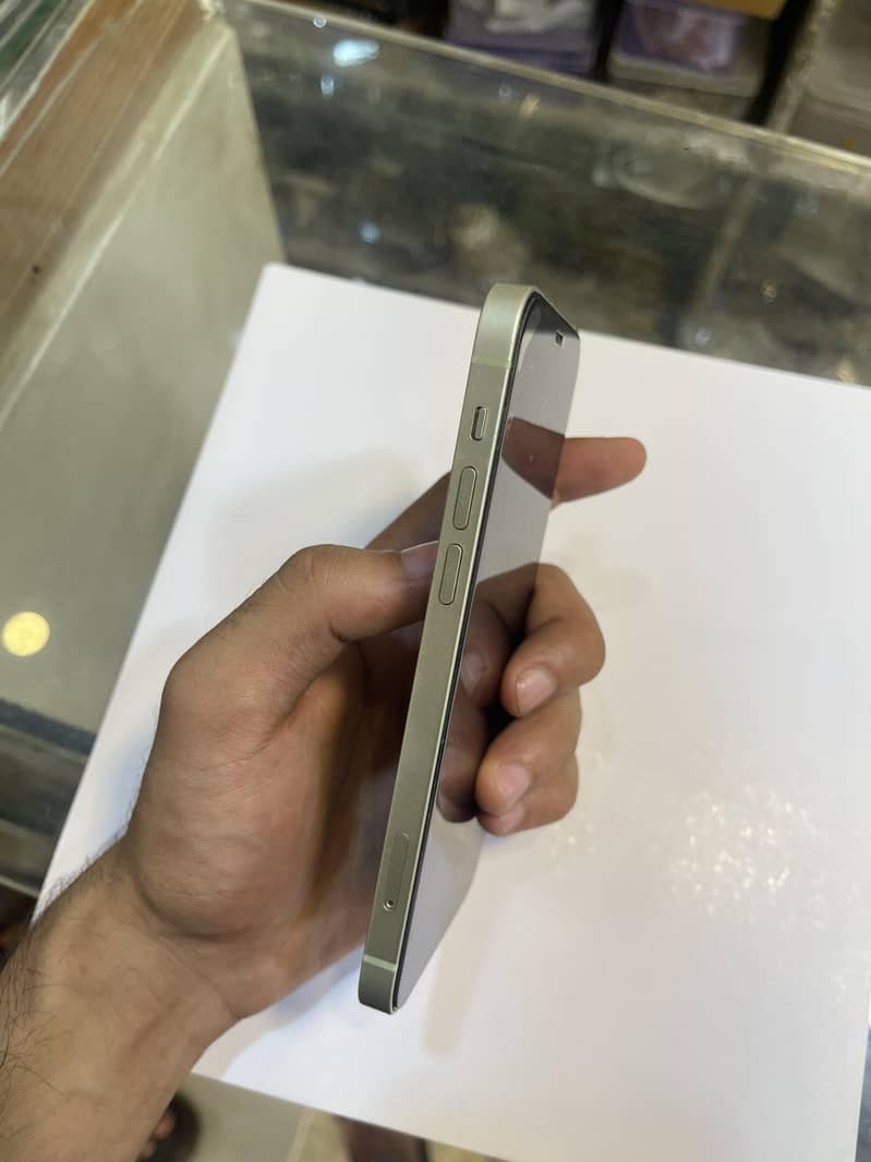Apple iPhone 12 5