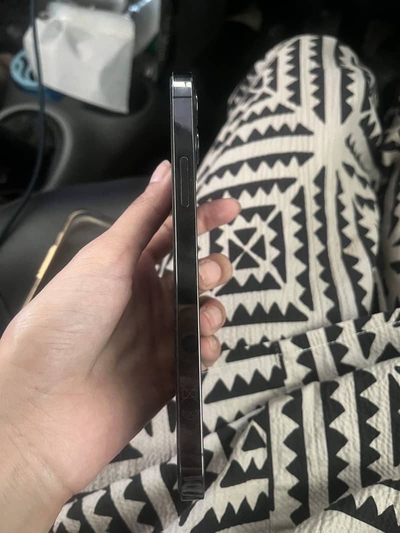 Apple iPhone 12 Pro 2