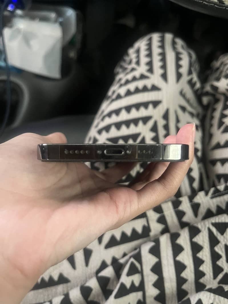 Apple iPhone 12 Pro 3