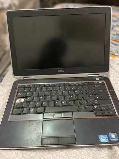 laptop dell latitude Lcd board all OK but not working neechay gira tha