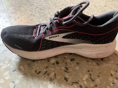 Brooks adrenaline