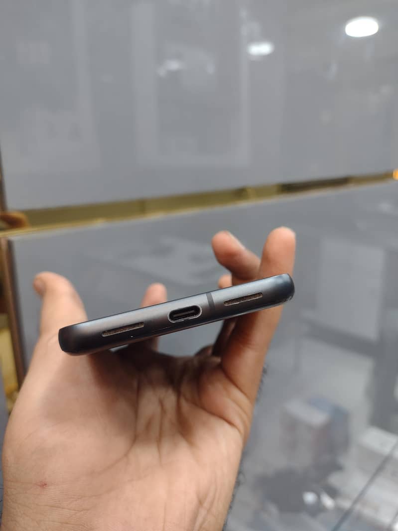 Google Pixel 8 2