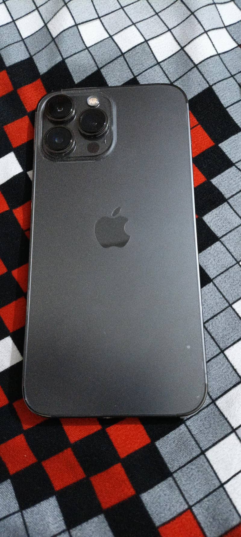 Apple iPhone 13 Pro Max 1
