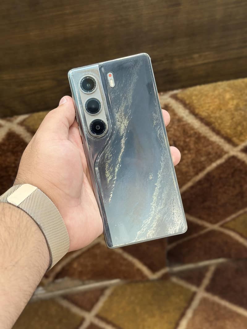 Tecno CAMON 40 7