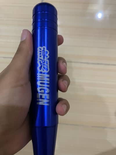 Universal gear knob