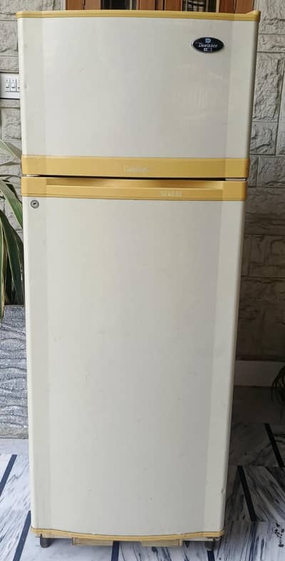 Dawlance Refrigerator - Model 9177