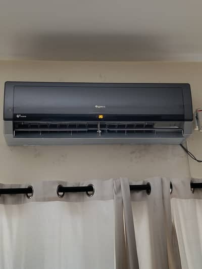 1.5 Ton Gree DC invertor Heat & Cool