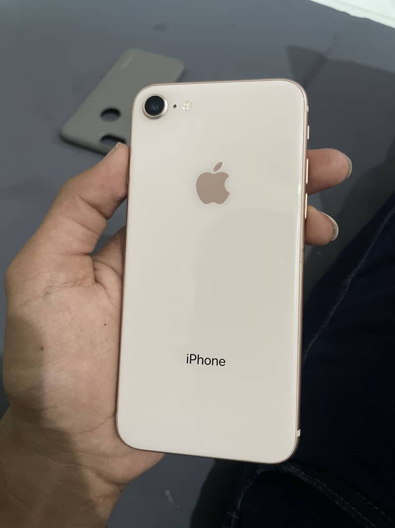 Apple iPhone 8 1