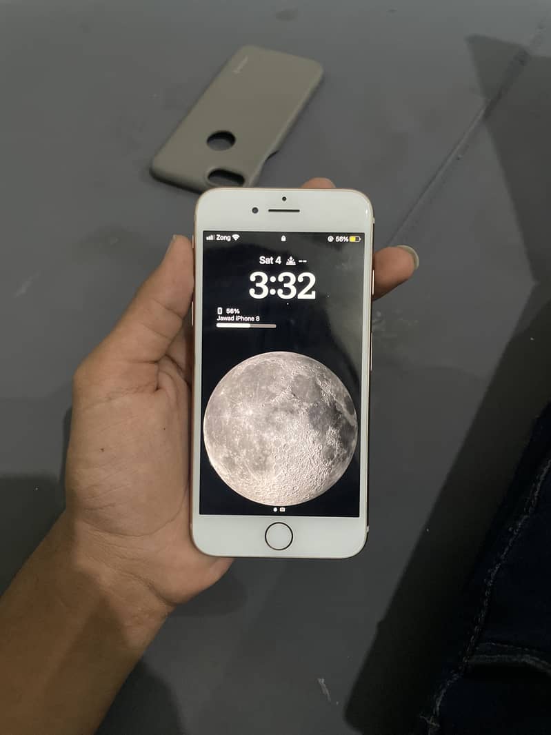 Apple iPhone 8 4