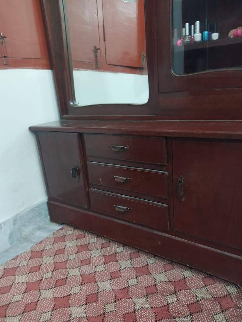 Dressing Table 7