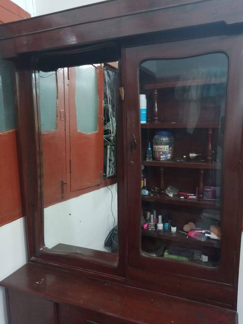 Dressing Table 8