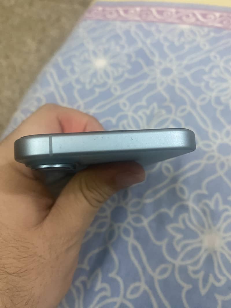 Apple iPhone 16 1