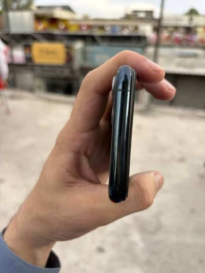 iPhone 11 pro (LLA) Model / 64GB