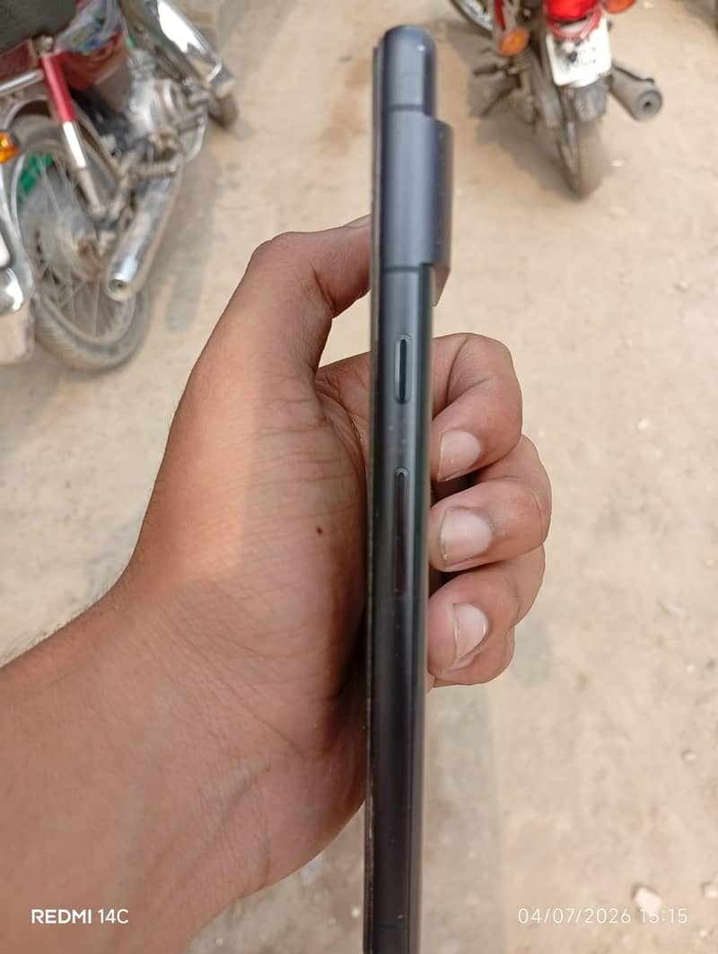 Google Pixel 7 4