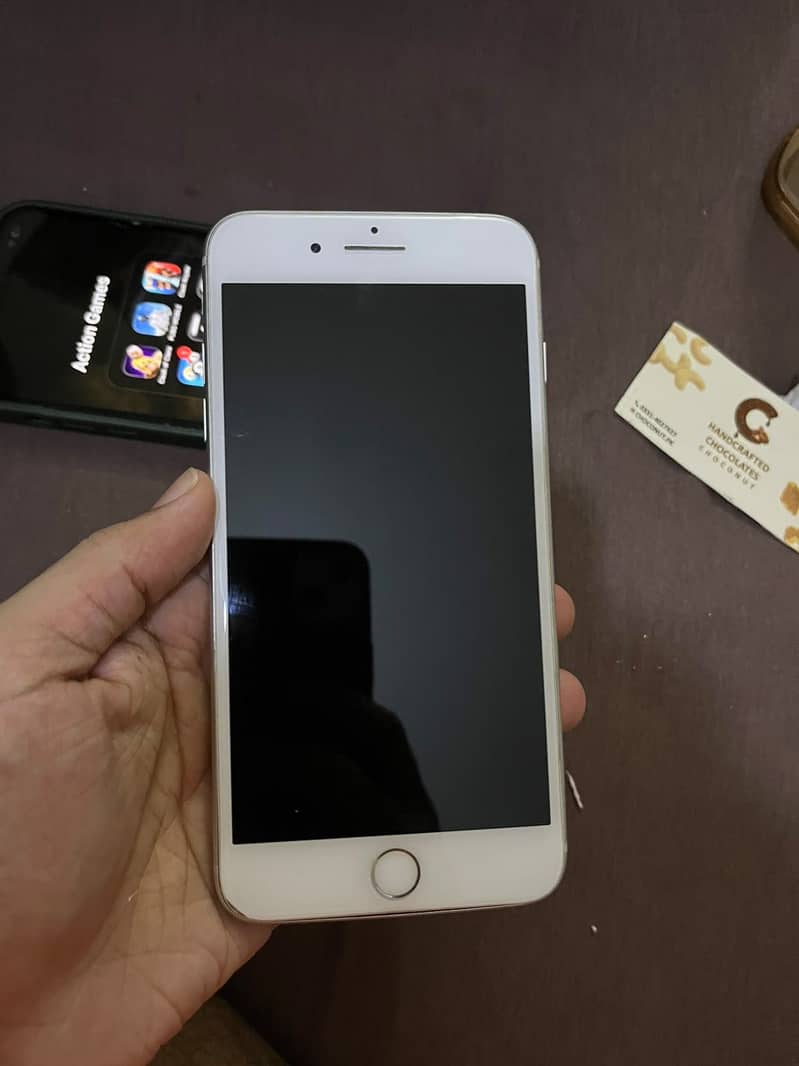 Apple iPhone 8 Plus 0