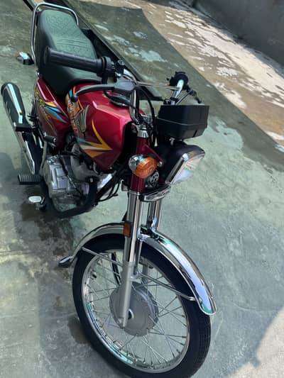 Honda CG 125 - 300KM USED