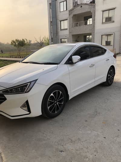 Hyundai Elantra 2022