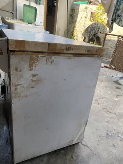 Crafft imported chest freezer 220-240 watt