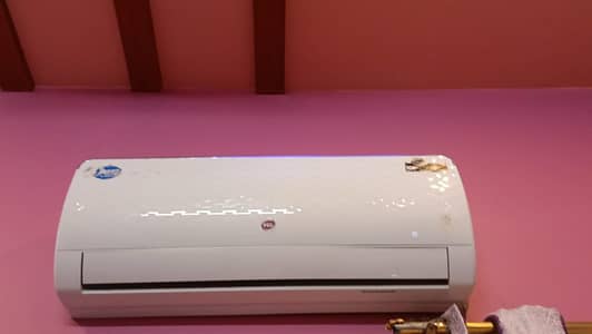 AC FOR SELL PEL 4 MONTH USE